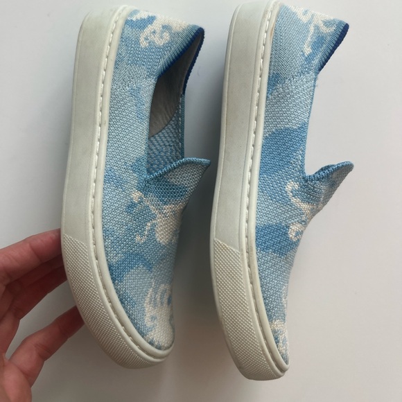 Rothy’s The Kids Sneaker Blue Octopus Camo, Size 13 - Picture 2 of 5